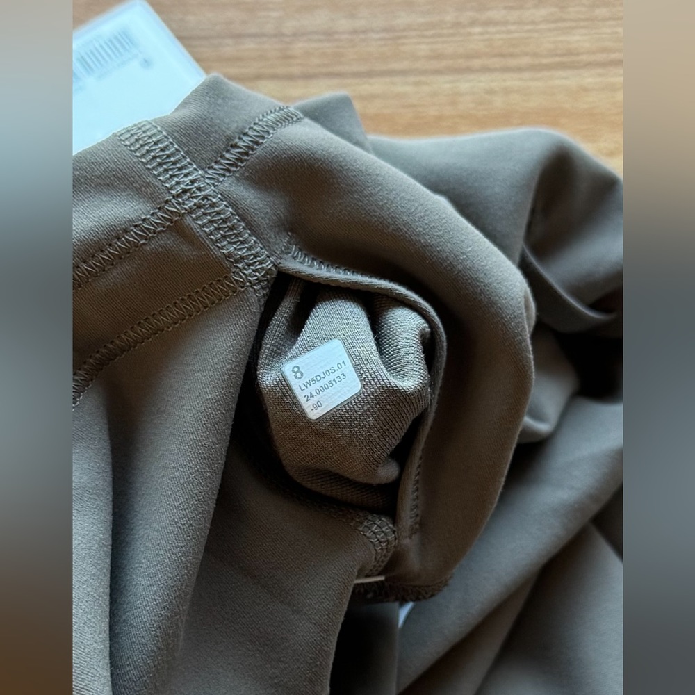 Lululemon Wunder Train HR Tight 28” Size: 8 - Picture 4 of 6